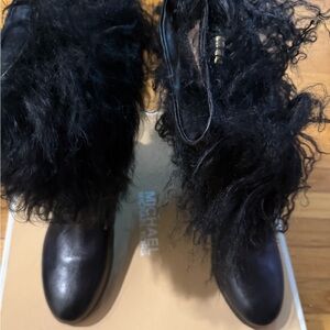 Micheal Micheal Kors black leather mid boot